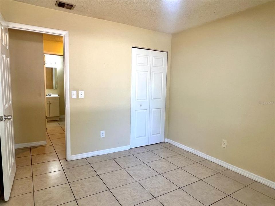 Active With Contract: $2,050 (3 beds, 2 baths, 1418 Square Feet)