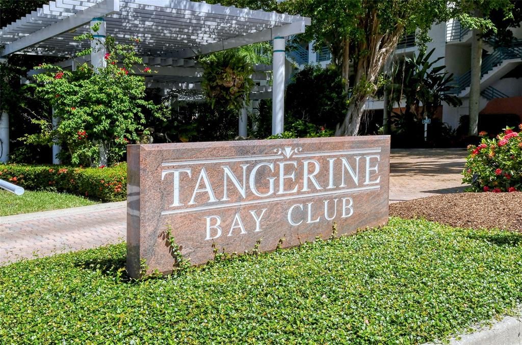 Tangerine Bay Club is Longboat Key’s most southern condominium development on Sarasota Bayand one of its finest communities. A quick drive to St. Armand's Circle for shopping and dining.