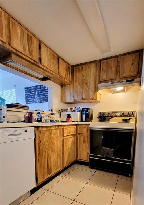 For Sale: $105,000 (1 beds, 1 baths, 504 Square Feet)