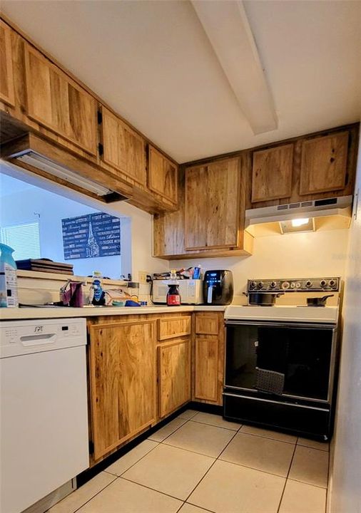 For Sale: $81,000 (1 beds, 1 baths, 504 Square Feet)