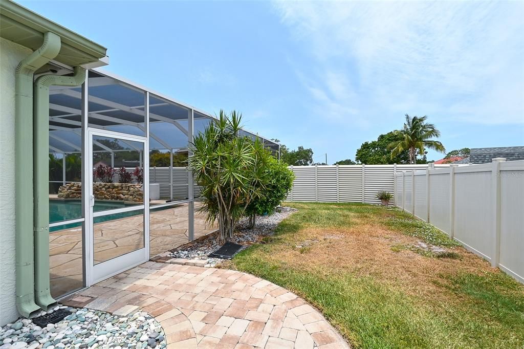 Recently Sold: $695,000 (3 beds, 2 baths, 2071 Square Feet)