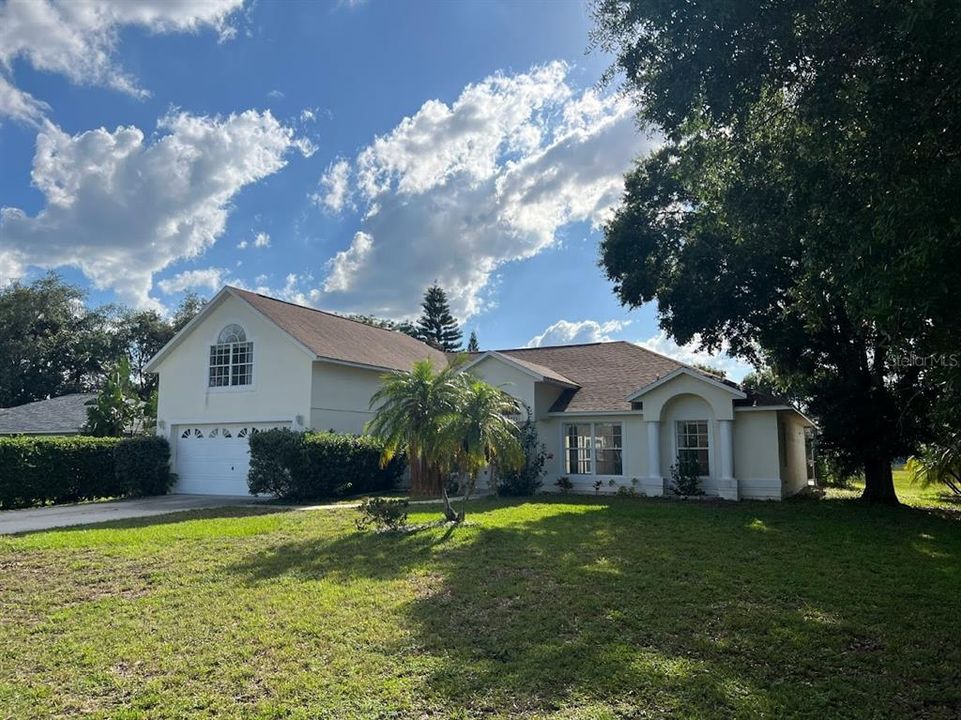 Recently Rented: $2,700 (5 beds, 3 baths, 2939 Square Feet)