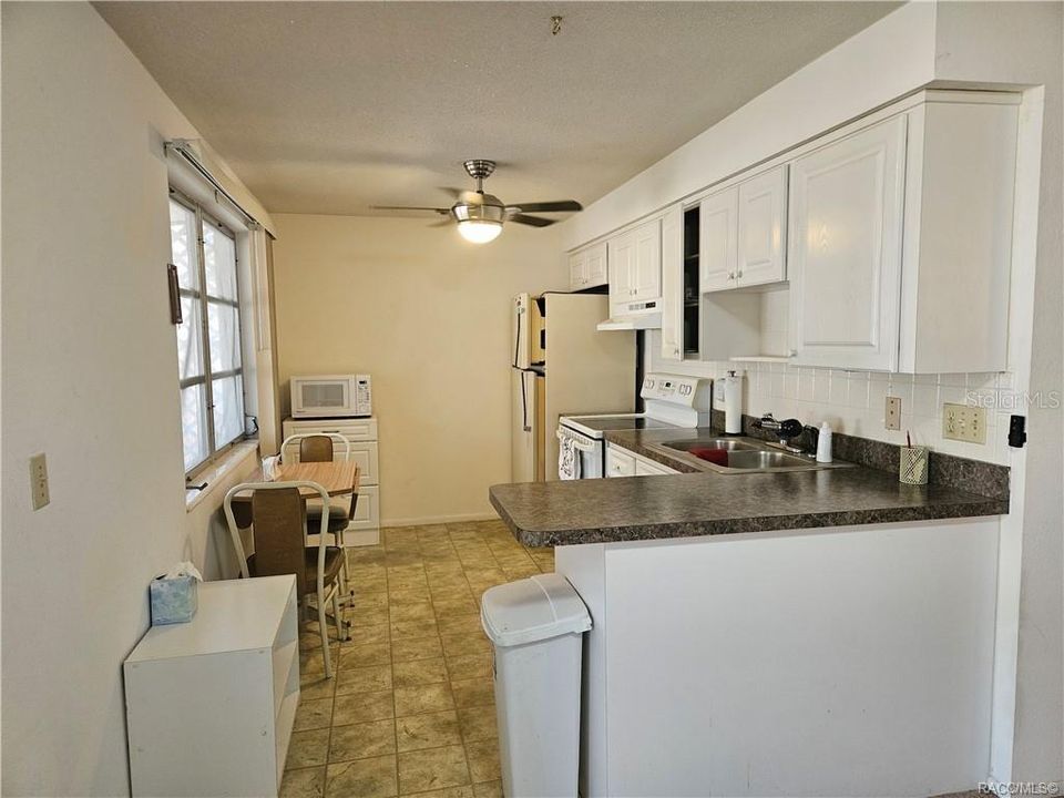 For Sale: $159,000 (2 beds, 2 baths, 1146 Square Feet)