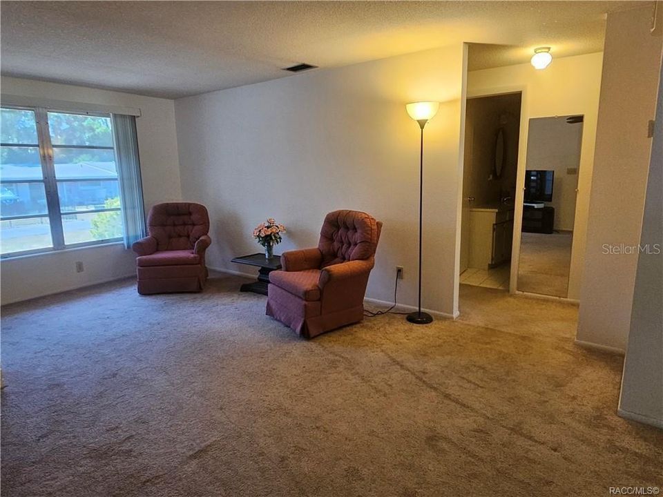 For Sale: $159,000 (2 beds, 2 baths, 1146 Square Feet)