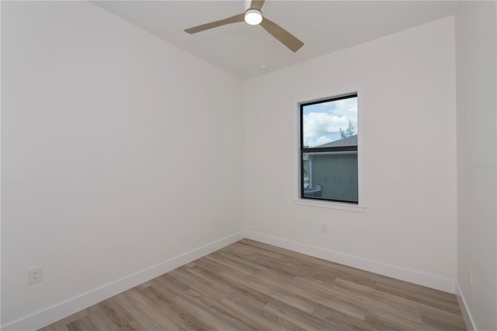 For Sale: $600,000 (3 beds, 2 baths, 1689 Square Feet)