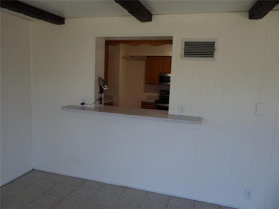 Vendido Recientemente: $325,000 (2 camas, 2 baños, 960 Pies cuadrados)