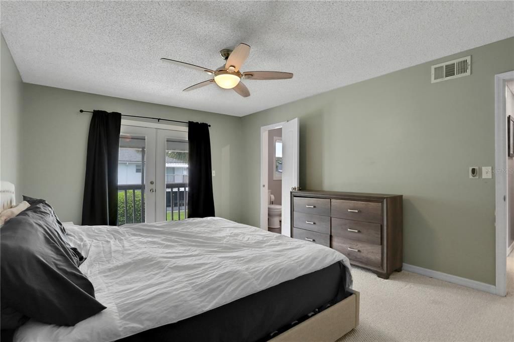 For Sale: $289,000 (2 beds, 1 baths, 1260 Square Feet)