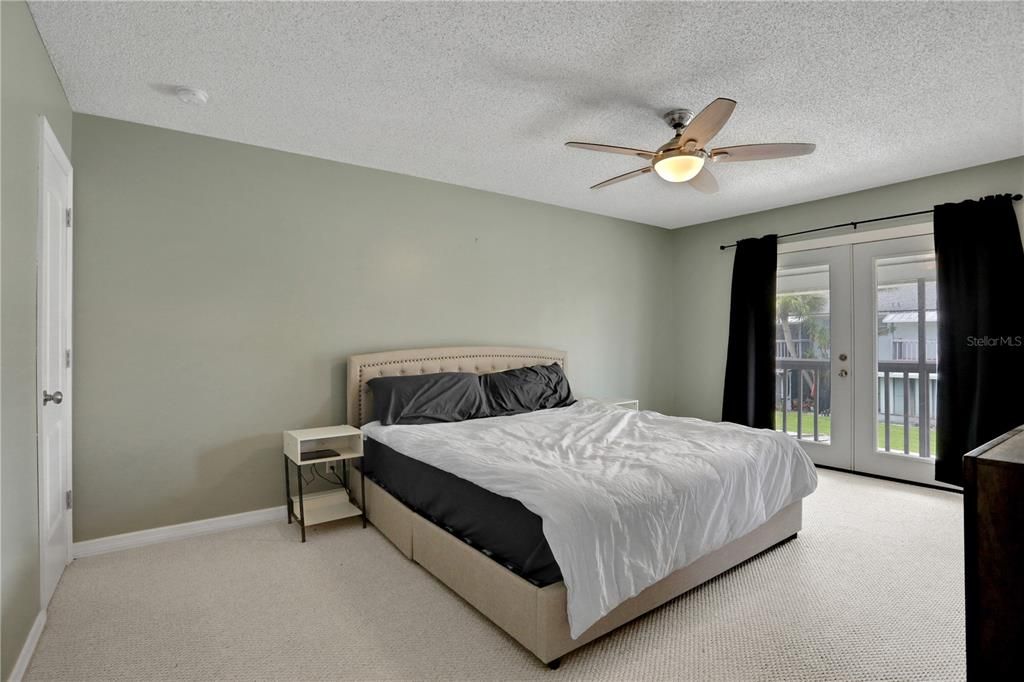 For Sale: $289,000 (2 beds, 1 baths, 1260 Square Feet)