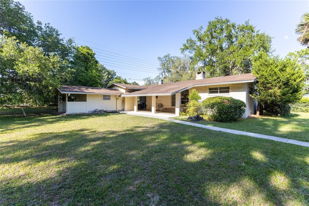 Active With Contract: $460,000 (3 beds, 2 baths, 1667 Square Feet)