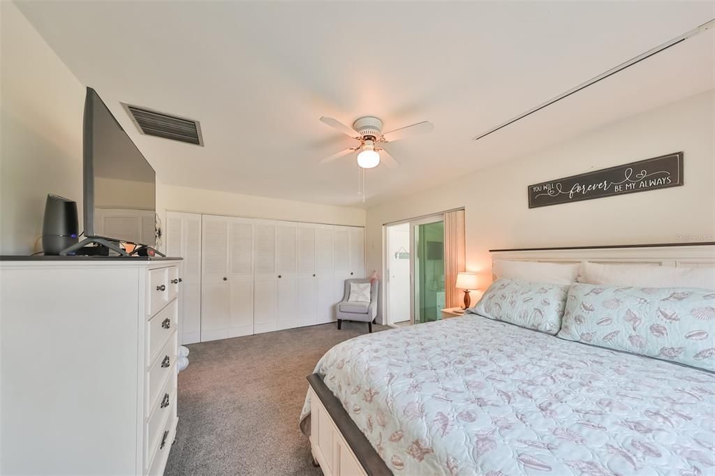 Active With Contract: $134,900 (1 beds, 1 baths, 800 Square Feet)