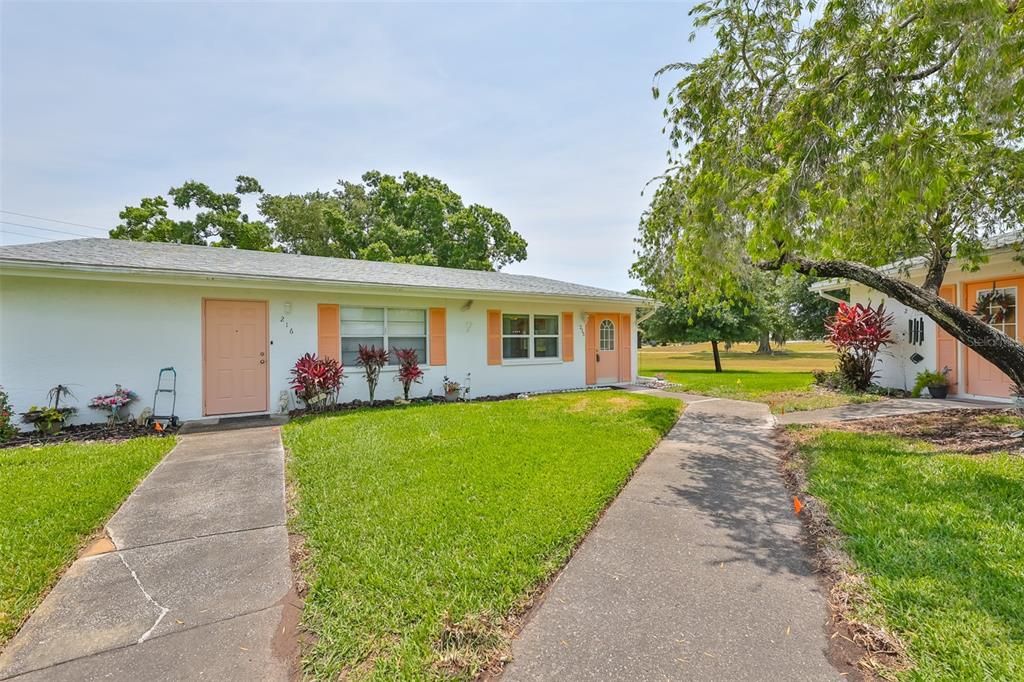 Active With Contract: $134,900 (1 beds, 1 baths, 800 Square Feet)