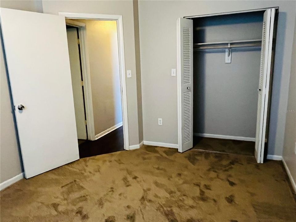 Active With Contract: $1,295 (2 beds, 2 baths, 1020 Square Feet)