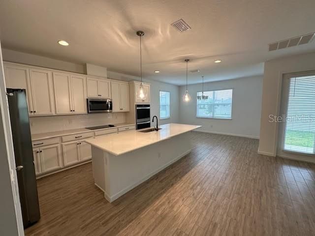 Active With Contract: $3,100 (4 beds, 3 baths, 2515 Square Feet)