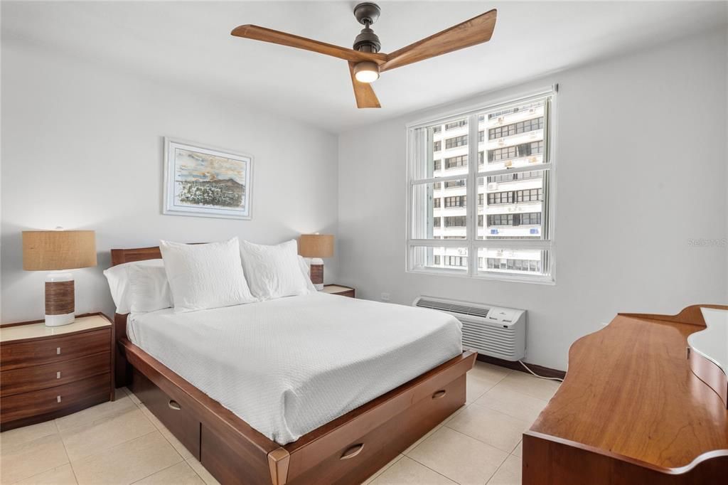 Recently Sold: $2,295,000 (3 beds, 2 baths, 3474 Square Feet)