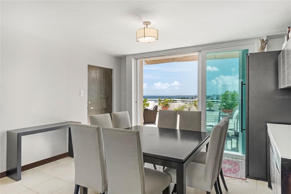 Recently Sold: $2,295,000 (3 beds, 2 baths, 3474 Square Feet)