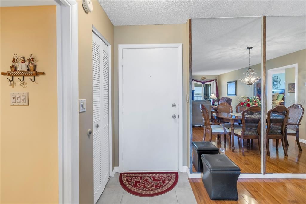 Active With Contract: $284,900 (2 beds, 2 baths, 1100 Square Feet)