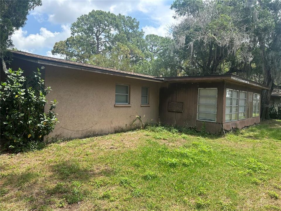 Active With Contract: $275,000 (3 beds, 2 baths, 1476 Square Feet)