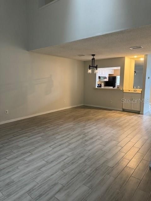 For Rent: $1,995 (2 beds, 2 baths, 1035 Square Feet)