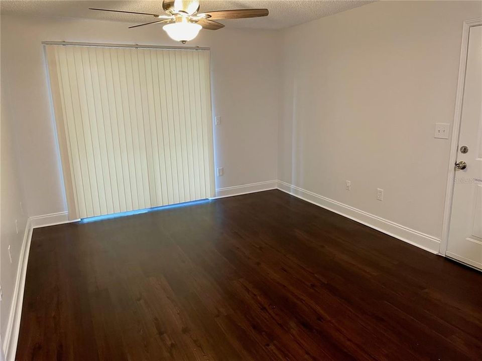Recently Rented: $1,350 (1 beds, 1 baths, 588 Square Feet)