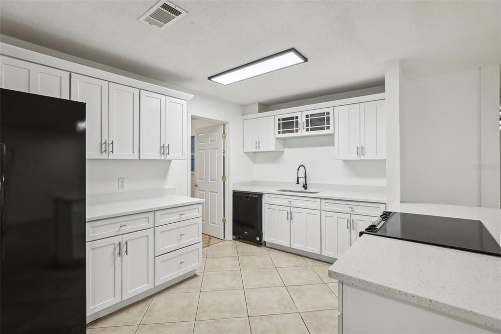 For Sale: $339,900 (3 beds, 2 baths, 1936 Square Feet)