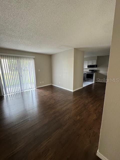 For Sale: $209,911 (2 beds, 1 baths, 1020 Square Feet)