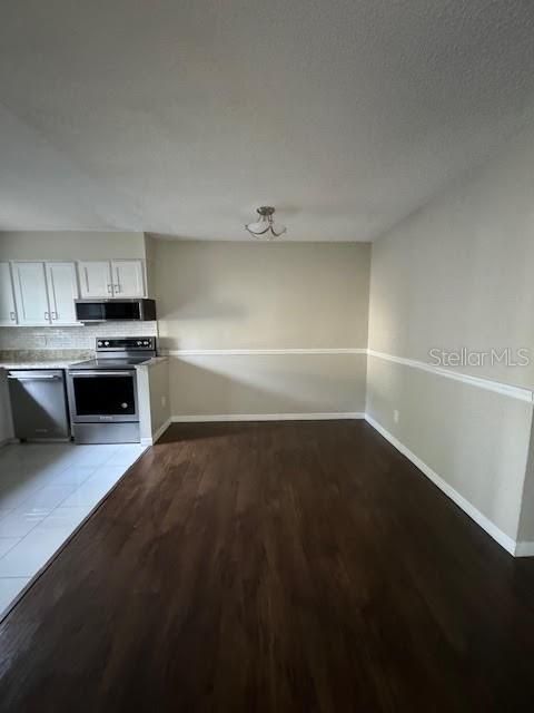 For Sale: $209,911 (2 beds, 1 baths, 1020 Square Feet)