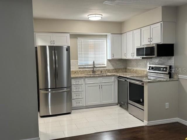 For Sale: $209,911 (2 beds, 1 baths, 1020 Square Feet)