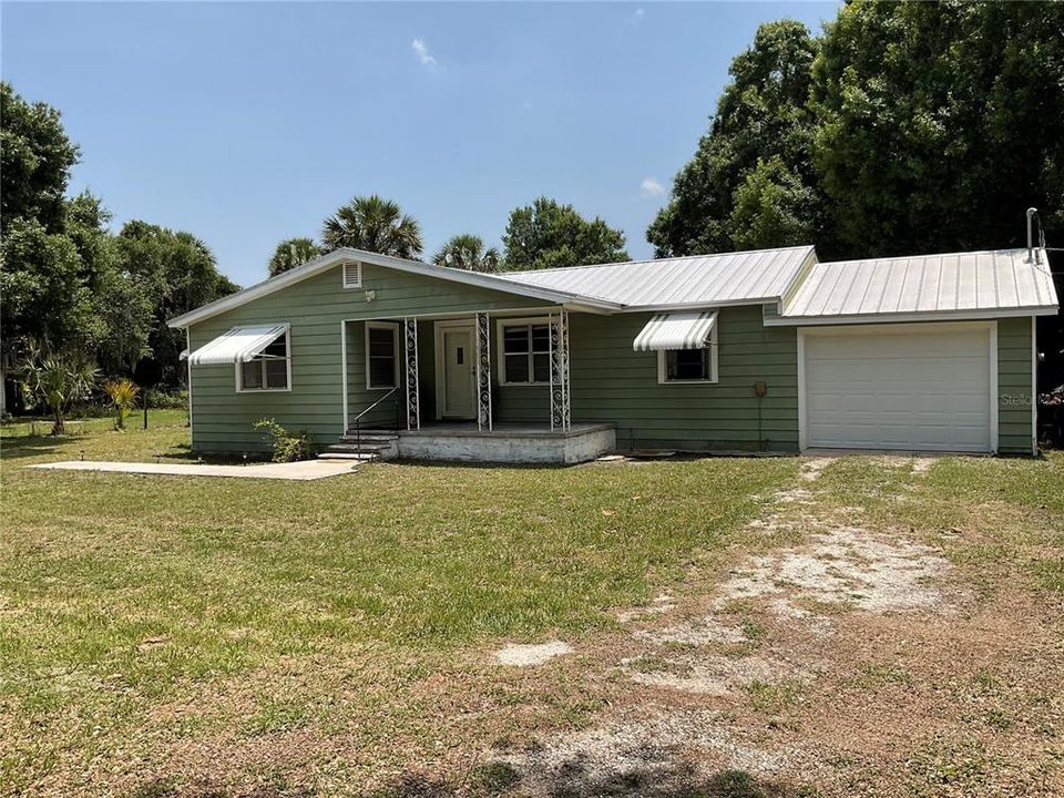 For Sale: $260,000 (3 beds, 2 baths, 1176 Square Feet)