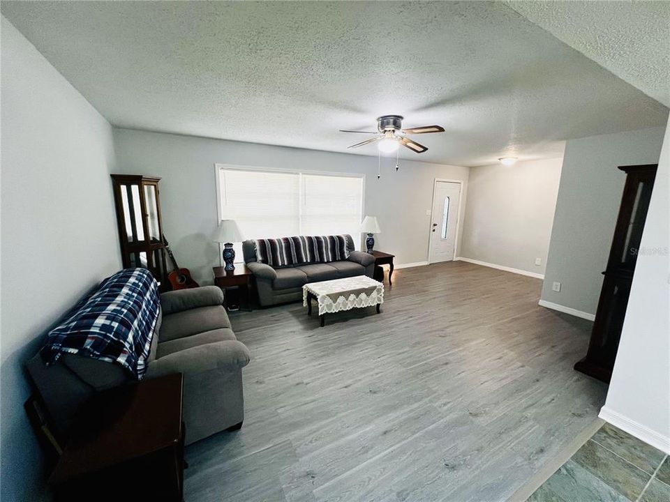 For Sale: $359,995 (3 beds, 2 baths, 1462 Square Feet)