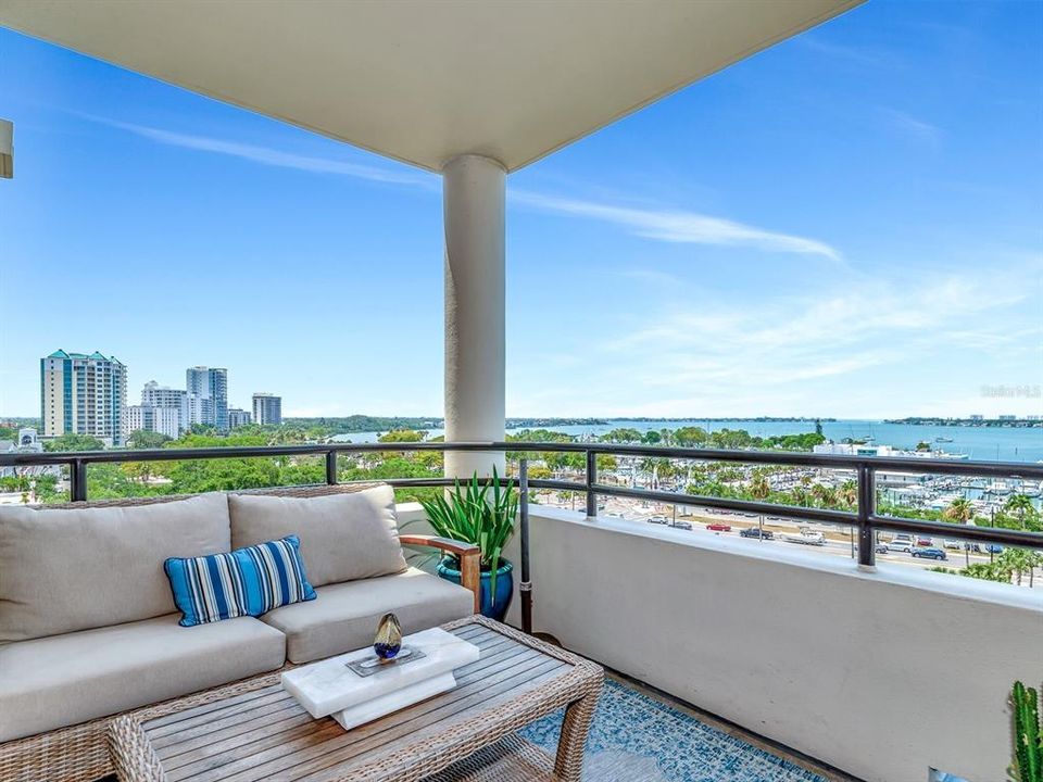 Active With Contract: $1,795,000 (2 beds, 2 baths, 1672 Square Feet)