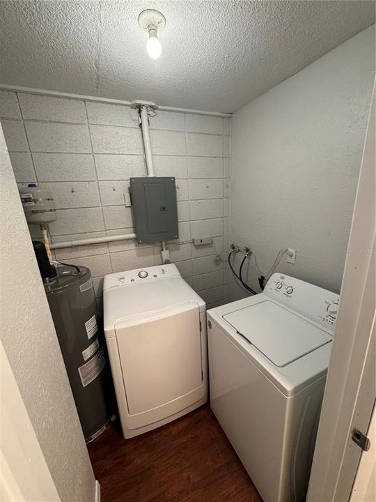 For Rent: $1,550 (2 beds, 1 baths, 900 Square Feet)