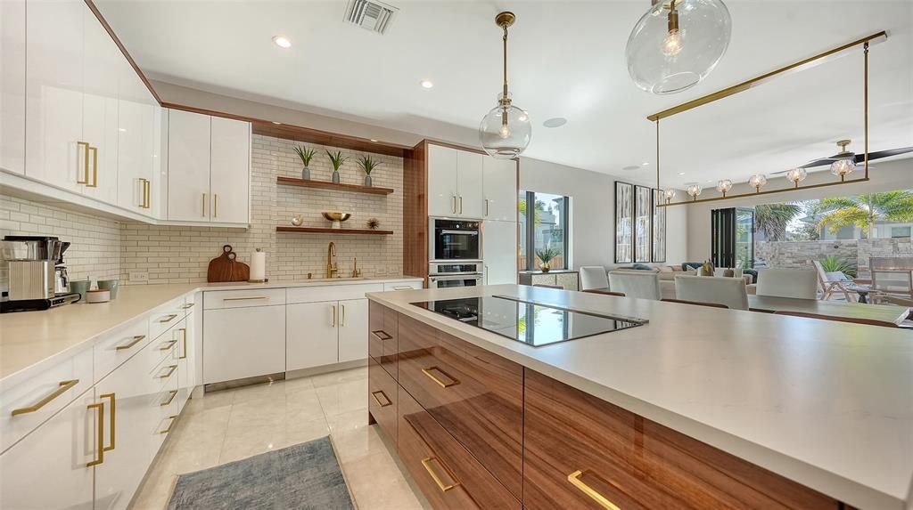 Recently Sold: $2,500,000 (2 beds, 2 baths, 2726 Square Feet)