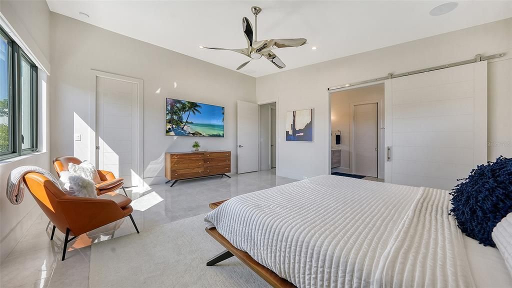 Recently Sold: $2,500,000 (2 beds, 2 baths, 2726 Square Feet)