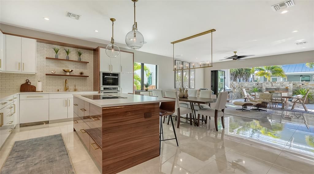 Recently Sold: $2,500,000 (2 beds, 2 baths, 2726 Square Feet)