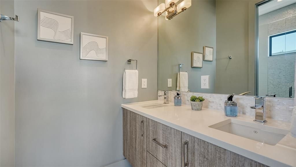 Recently Sold: $2,500,000 (2 beds, 2 baths, 2726 Square Feet)