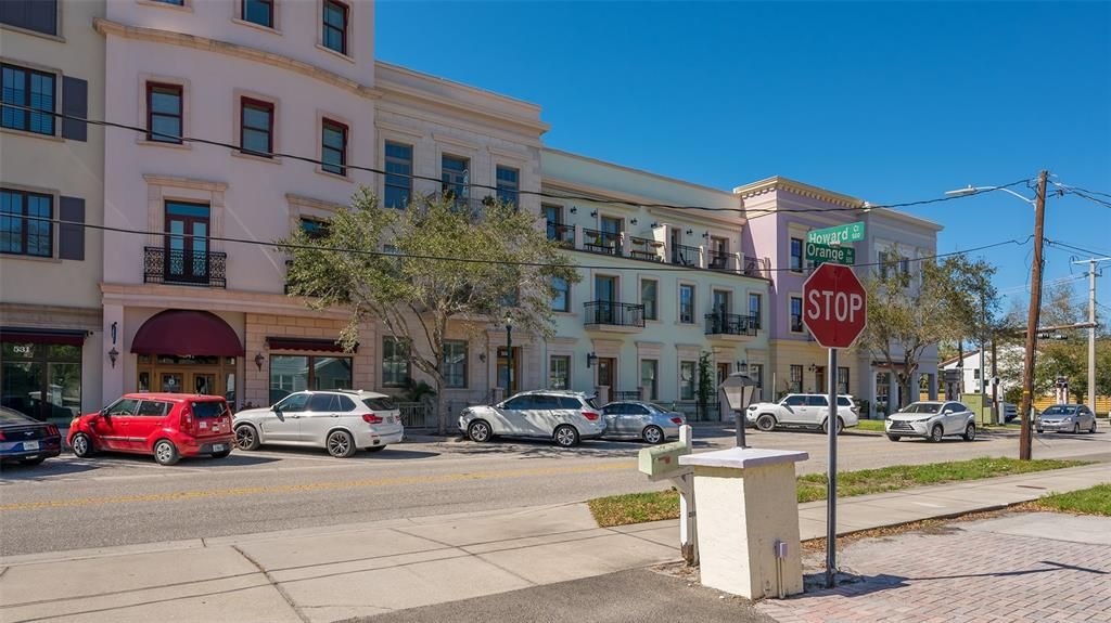 Recently Sold: $2,500,000 (2 beds, 2 baths, 2726 Square Feet)