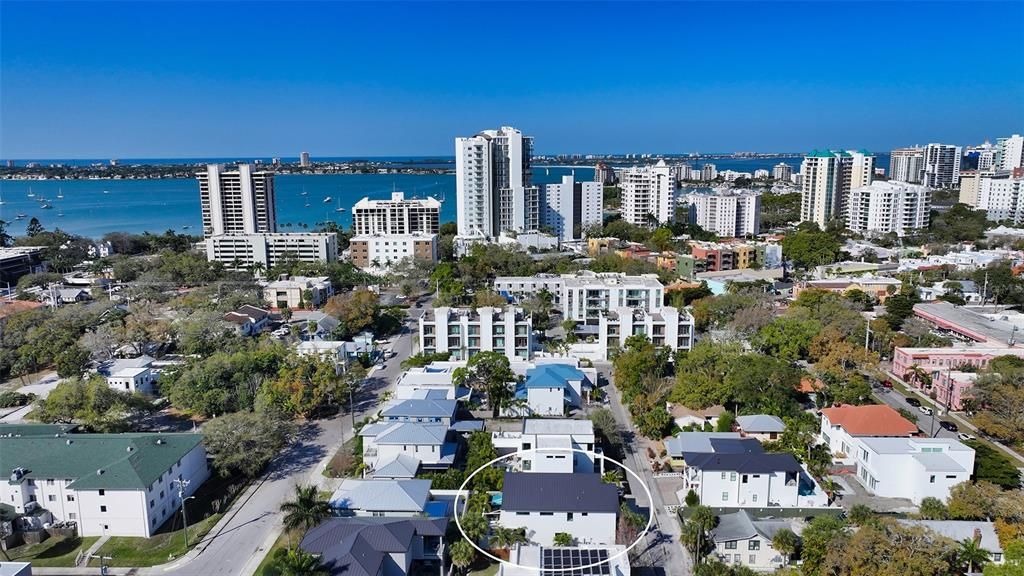 Recently Sold: $2,500,000 (2 beds, 2 baths, 2726 Square Feet)