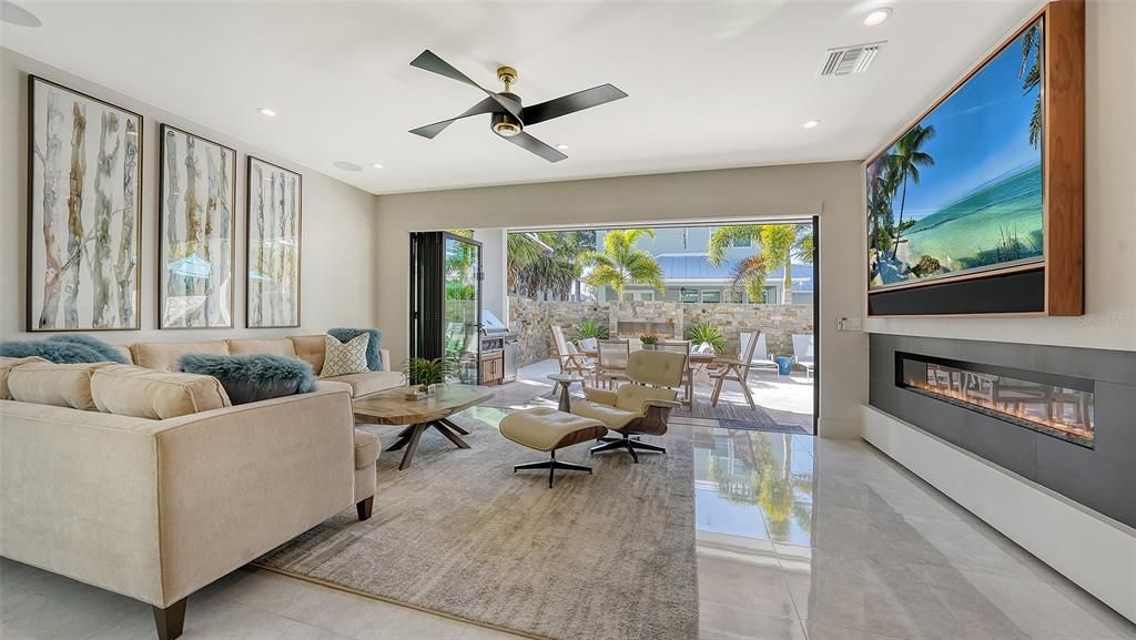 Recently Sold: $2,500,000 (2 beds, 2 baths, 2726 Square Feet)