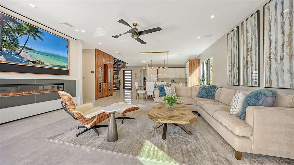 Recently Sold: $2,500,000 (2 beds, 2 baths, 2726 Square Feet)