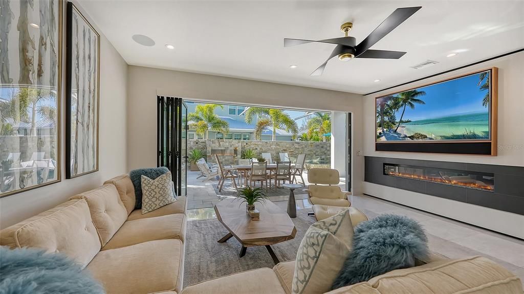 Recently Sold: $2,500,000 (2 beds, 2 baths, 2726 Square Feet)