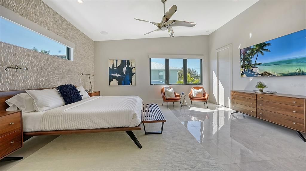 Recently Sold: $2,500,000 (2 beds, 2 baths, 2726 Square Feet)