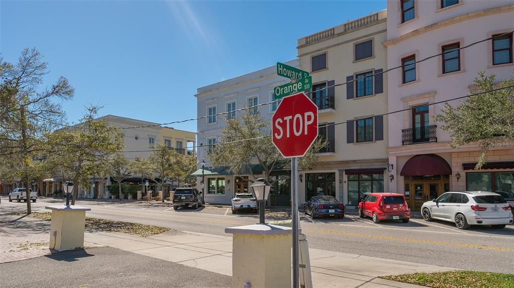 Recently Sold: $2,500,000 (2 beds, 2 baths, 2726 Square Feet)