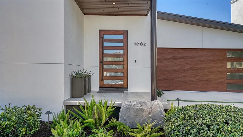 Recently Sold: $2,500,000 (2 beds, 2 baths, 2726 Square Feet)