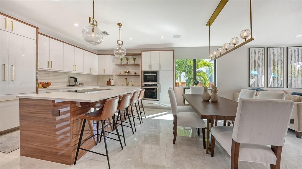 Recently Sold: $2,500,000 (2 beds, 2 baths, 2726 Square Feet)