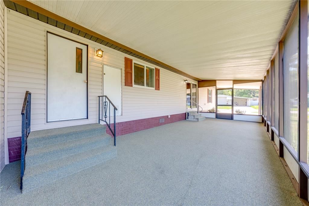 Screened/Enclosed Porch