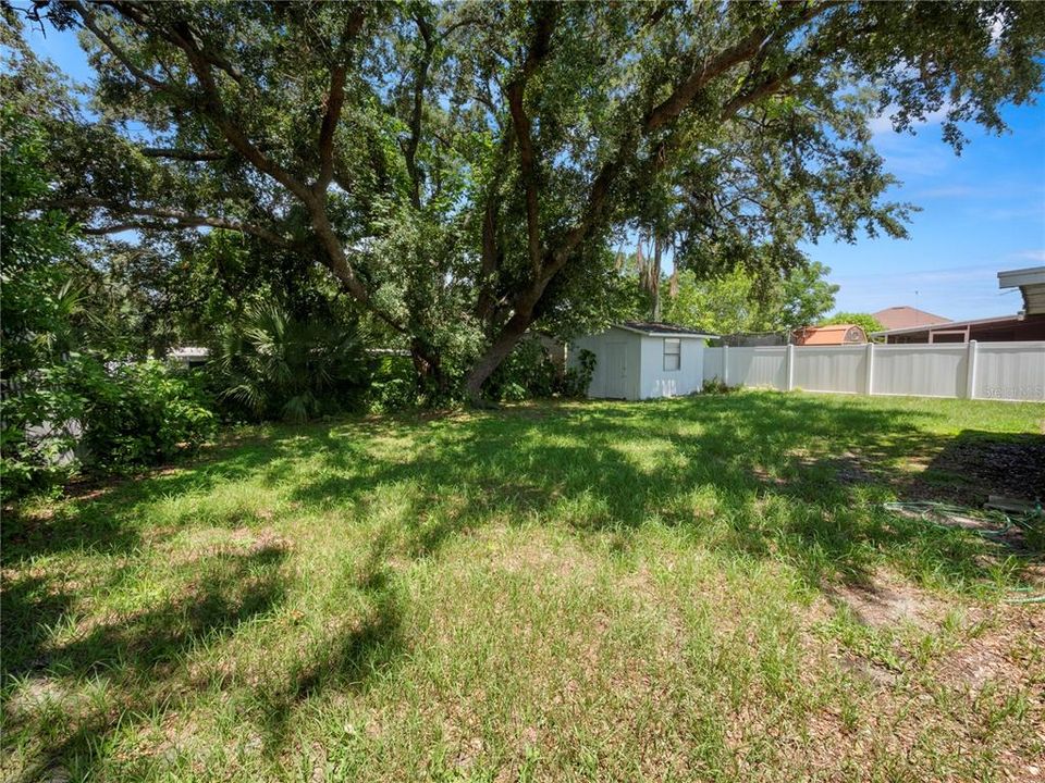 For Sale: $210,000 (3 beds, 1 baths, 966 Square Feet)