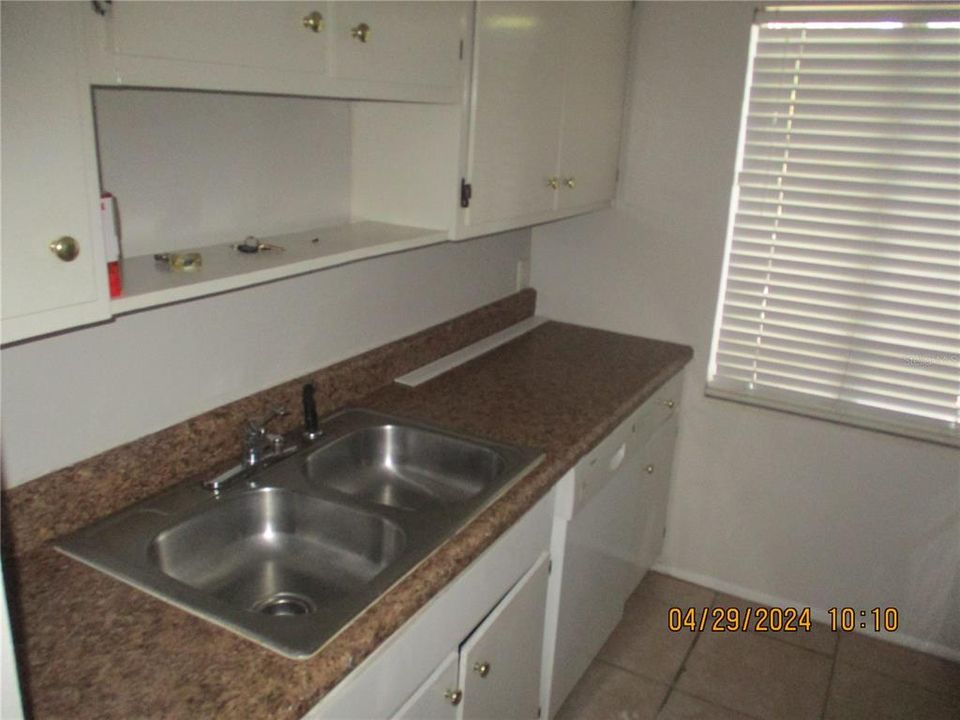 For Sale: $135,000 (2 beds, 1 baths, 1074 Square Feet)