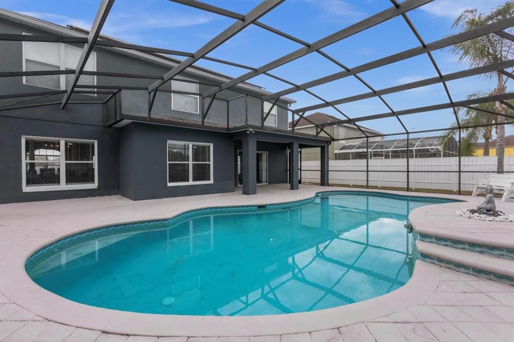 Active With Contract: $445,000 (4 beds, 3 baths, 2847 Square Feet)