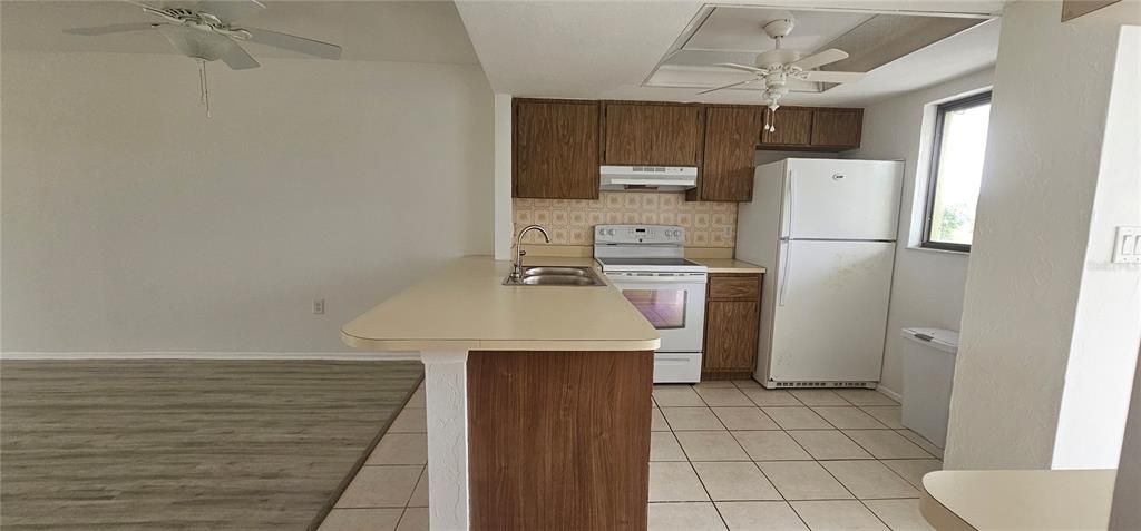 For Rent: $1,450 (2 beds, 2 baths, 886 Square Feet)