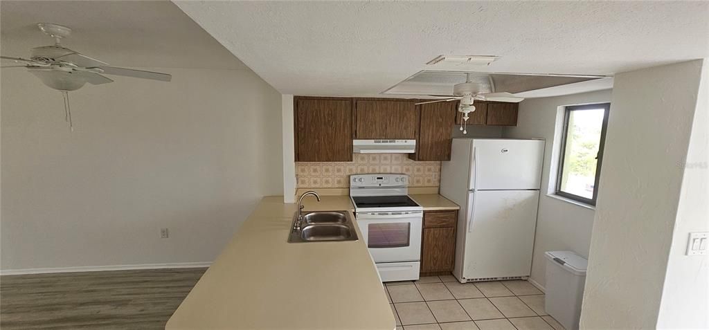 For Rent: $1,450 (2 beds, 2 baths, 886 Square Feet)